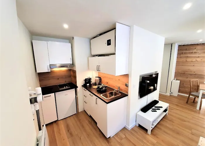 Grand Aiguille Du Midi Et Vue Mont Blanc *